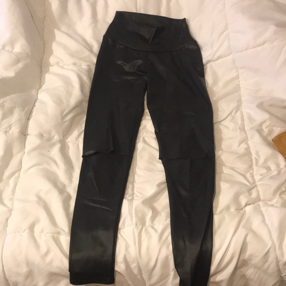 Leather leggings with knee slits